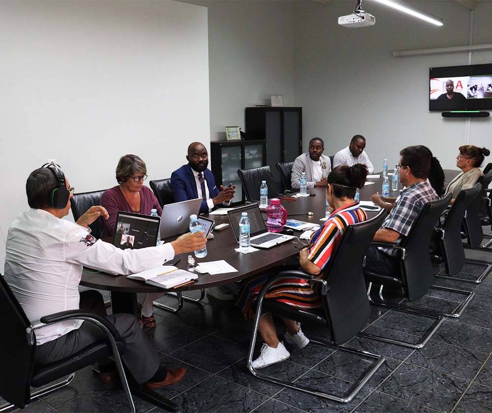 Vagas na PEA Angola